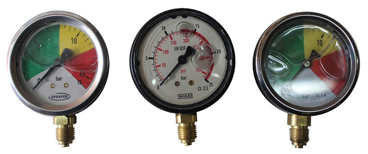 Регулятор давления (фото манометров)